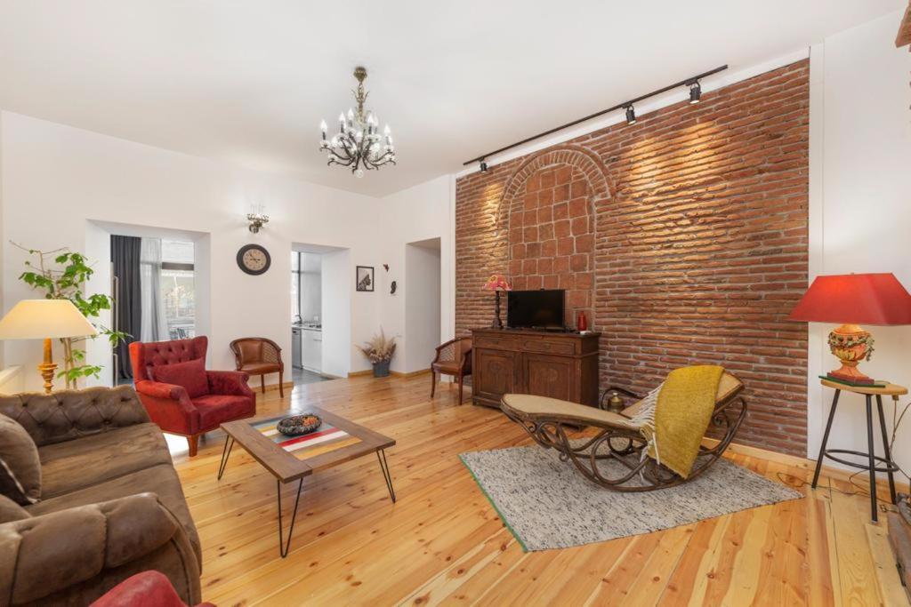 Duplex Opera 3 Leilighet Tbilisi Eksteriør bilde